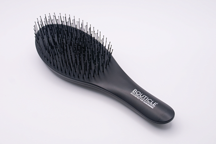 Bouticle UNTANGLING MASSAGE BRUSH Профессиональная распутывающая массаж.щетка д/уход. процедур 1 шт